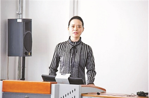 大学老师金句点评走红网络